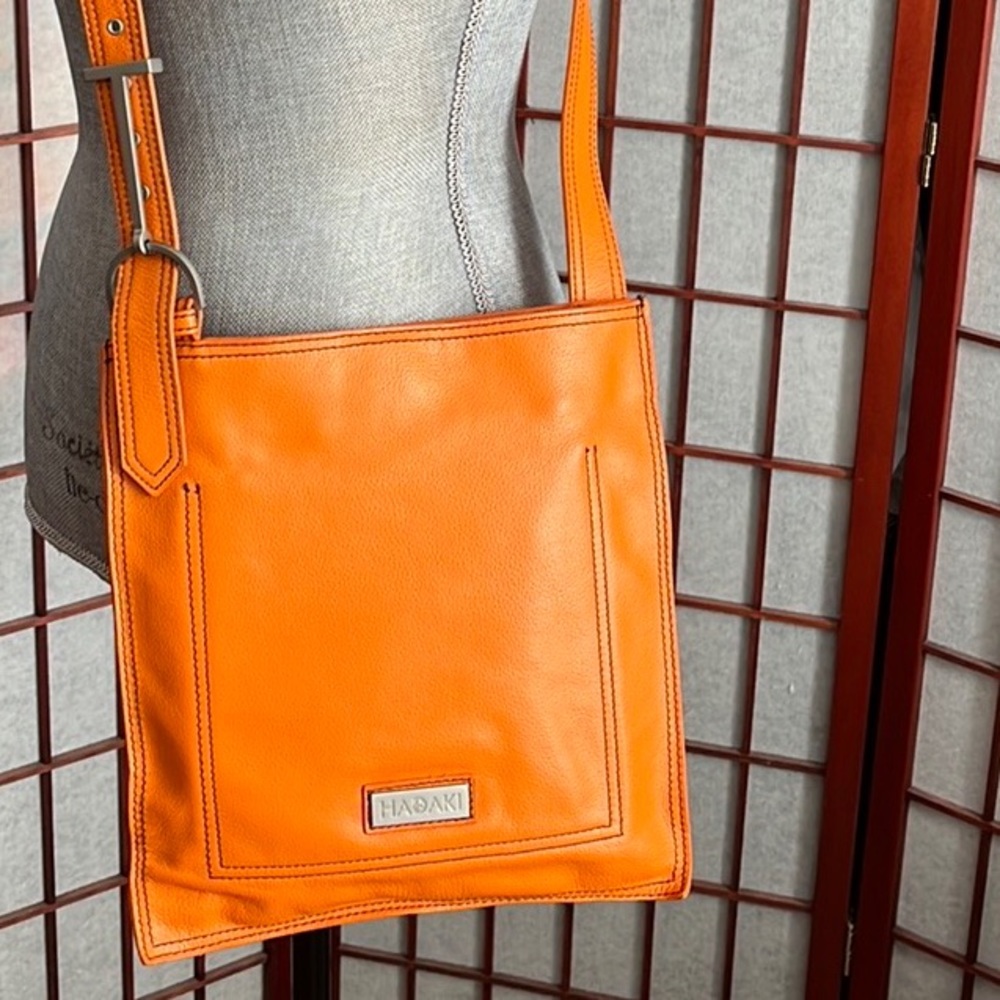 NWOT • HADAKI PURSE